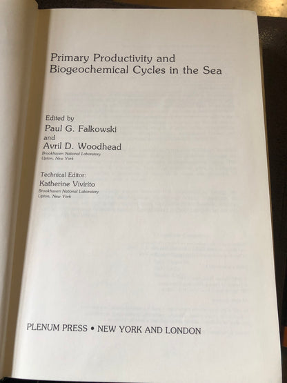 Primary productivity and biogeochemical cycles in the sea
